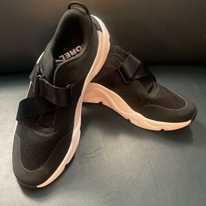 Sorel Women’s Kinetic RNEGD Strap Black and White Activewear Shoes in Women 11